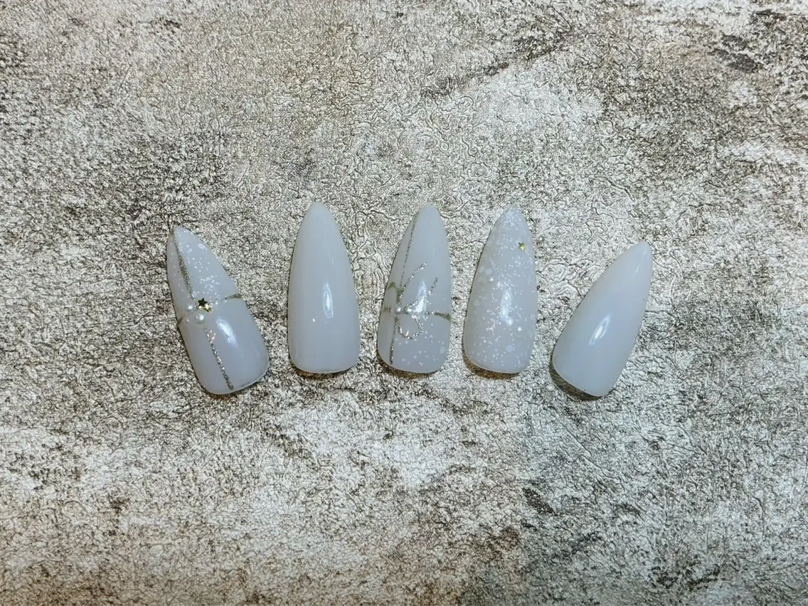 ネイル オーロラネイル 長さ出し フレンチネイル ジェルネイル ガラスフレンチ Rela・S NAILのネイルデザイン