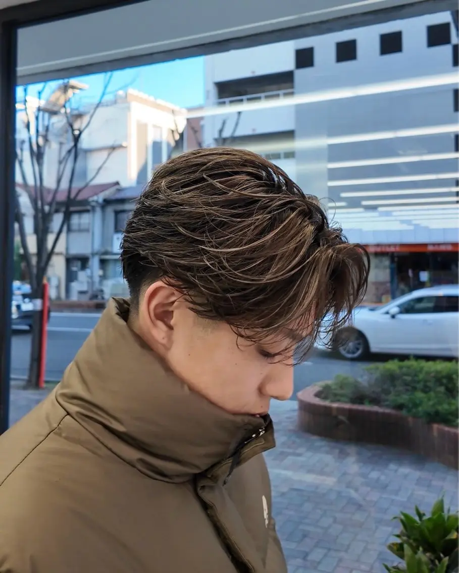 ミディアム カラー ヘアアレンジ メンズ メンズハイライト メンズメッシュ ブラウンカラー ハイライトカラー メッシュ 飯田 晟恭/暖色系 カラー/ハイトーンのヘアスタイル