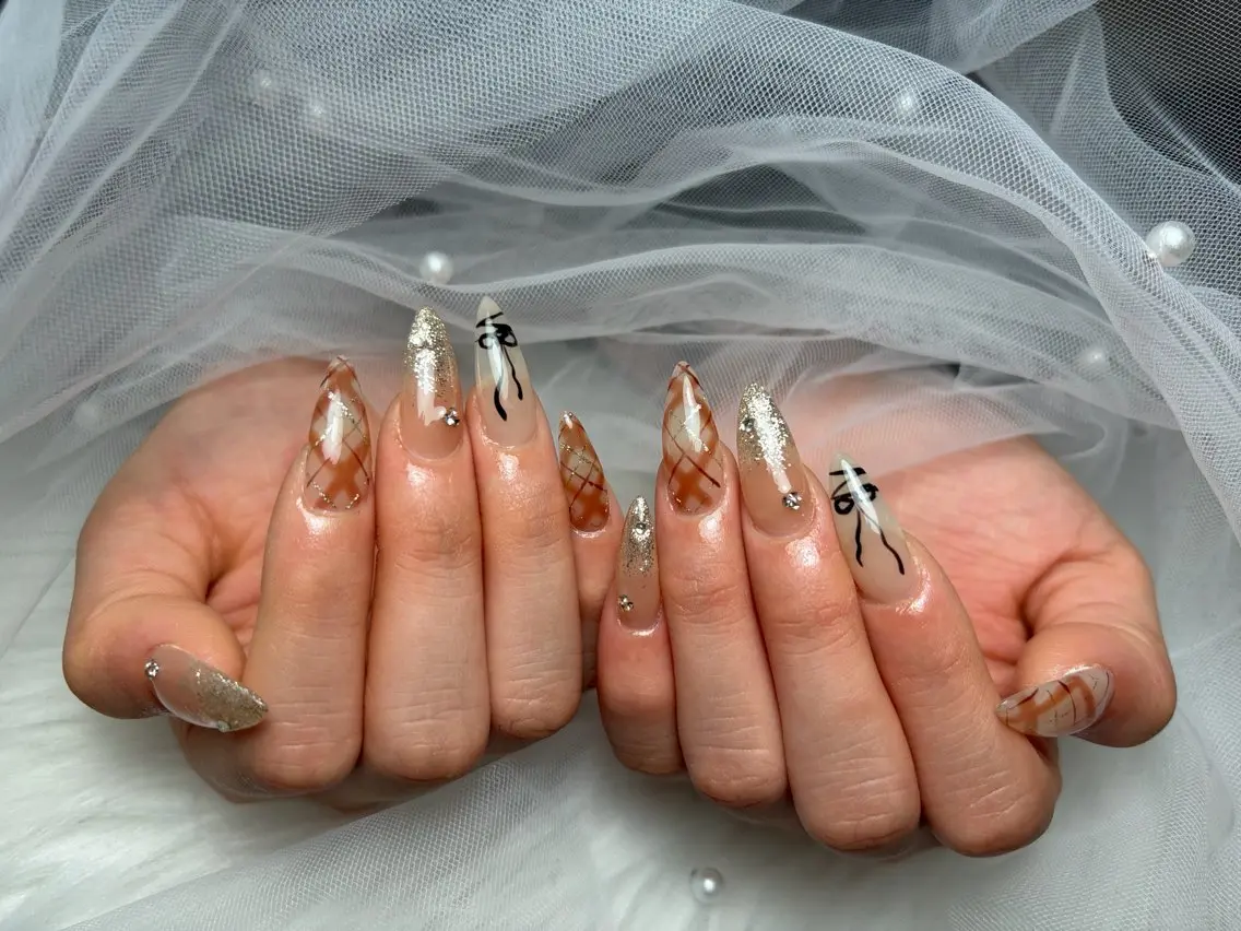 ネイル アートネイル 長さ出し ジェルネイル 韓国ネイル マグネットネイル ハンドネイル Cloudy Chan Nailのネイルデザイン
