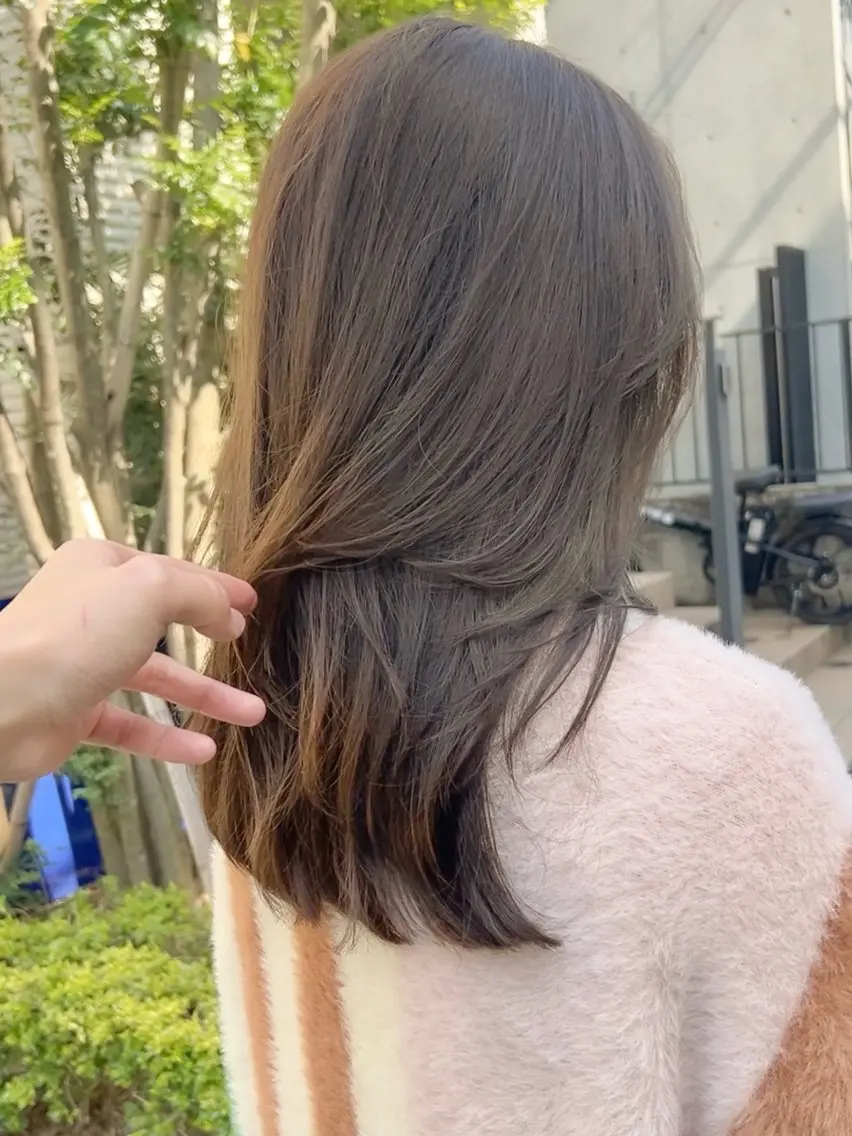 セミロング カラー ブリーチ グレージュ ブリーチなしカラー レイヤーカット カット ヘアカラー トリートメント REN/レイヤー✂️ ブリーチなしカラー✨のヘアスタイル