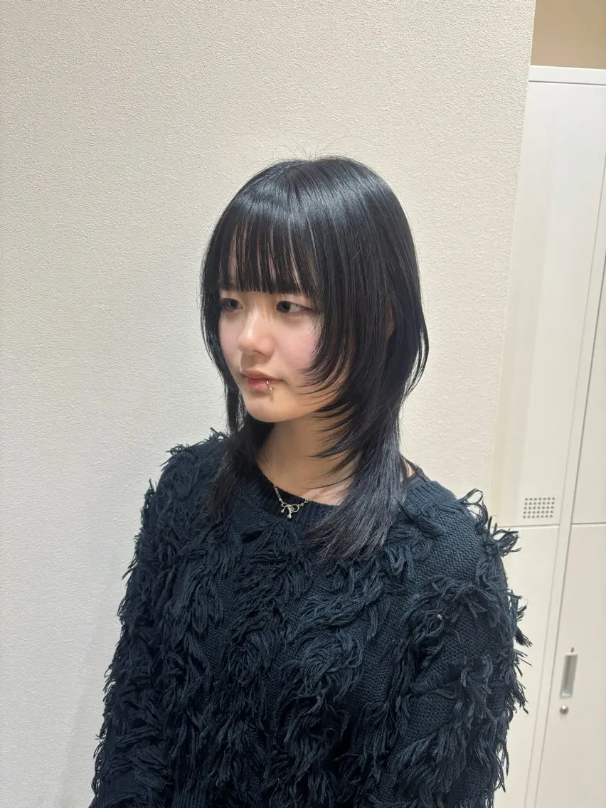 ミディアム レイヤーカット 似合わせカット ウルフカット ウルフレイヤー カット トリートメント fuyuna レイヤーカット🖤のヘアスタイル