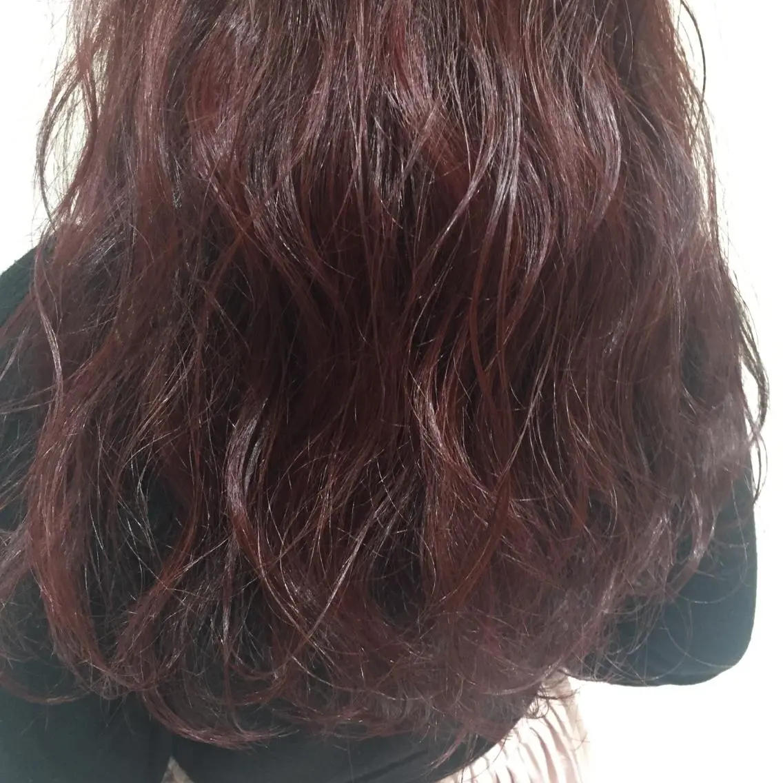 カラー 赤阪 優奈のヘアスタイル