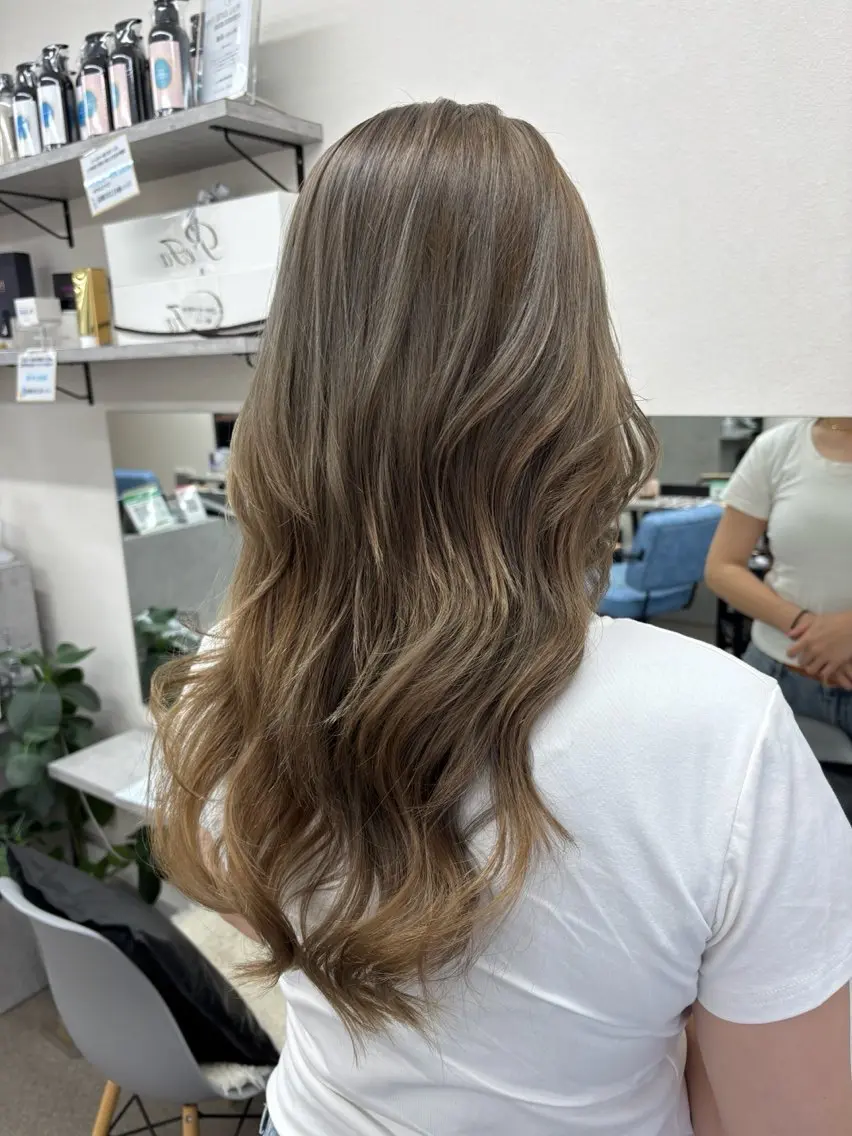 【ブリーチなしダブルカラー】カラー2回で透明感カラーダメージレスの写真