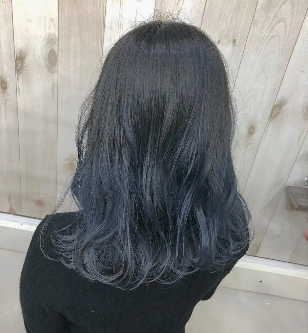 ミディアム Loob.TOKYO MIYA🌈のヘアスタイル