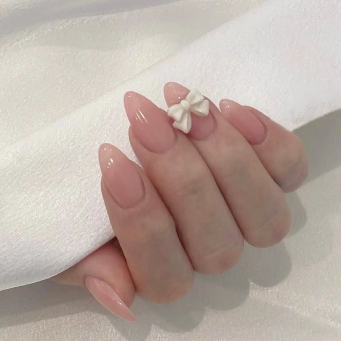 ネイル キラキラネイル 韓国ネイル 水色 マグネットネイル ミラーネイル ハンドネイル ハンドケア Akina Nailのネイルデザイン