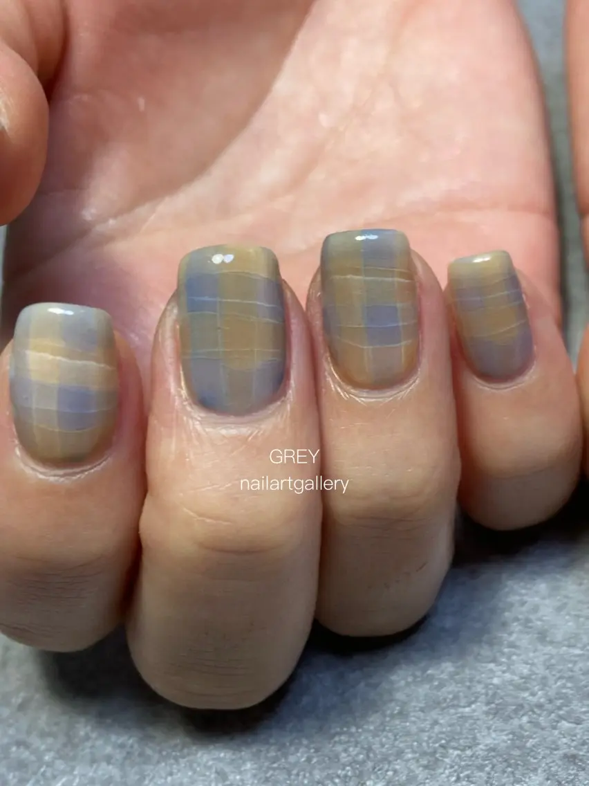 ネイル アートネイル ニュアンスネイル ハンドネイル 【GREY】 TAIRAのネイルデザイン