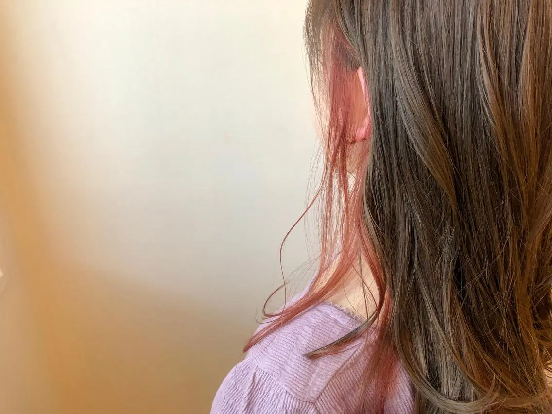 セミロング カラー アッシュ ベージュカラー ピンクカラー 尾籠 美幸 (オゴモリ ミユキ)のヘアスタイル