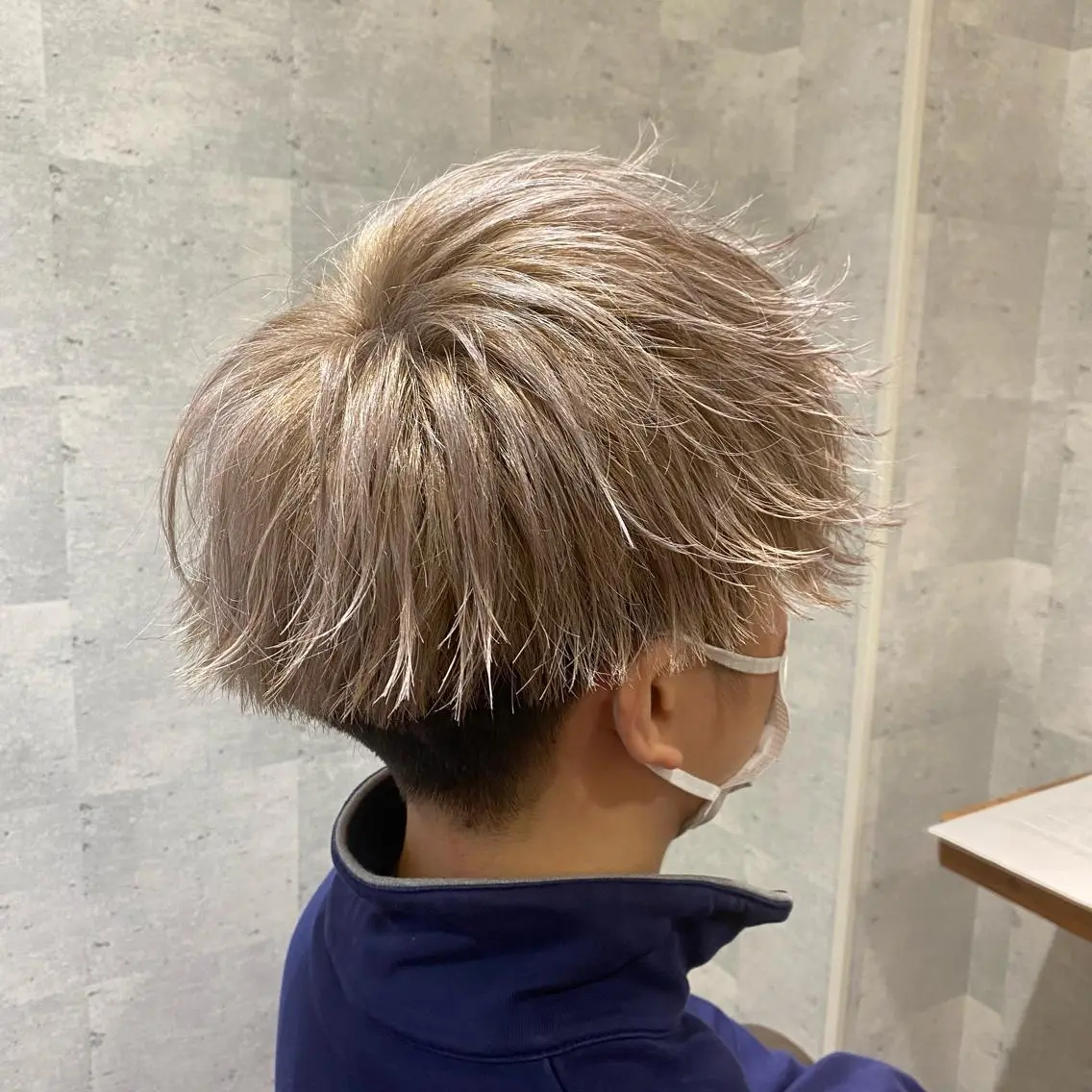 カラー メンズ メンズブリーチ ベージュカラー ブリーチ カット ヘアカラー ミモリ ユウタのヘアスタイル