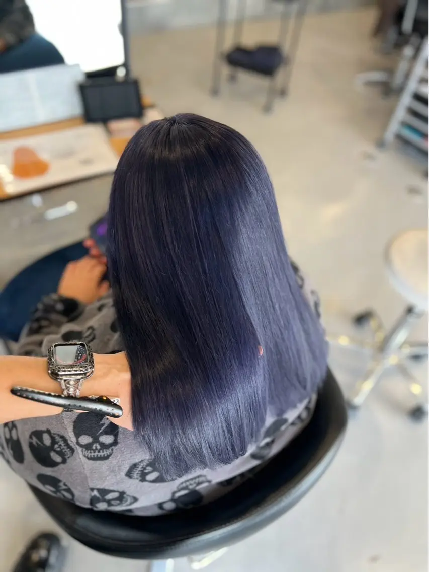 ロング 浅原 恵樹のヘアスタイル
