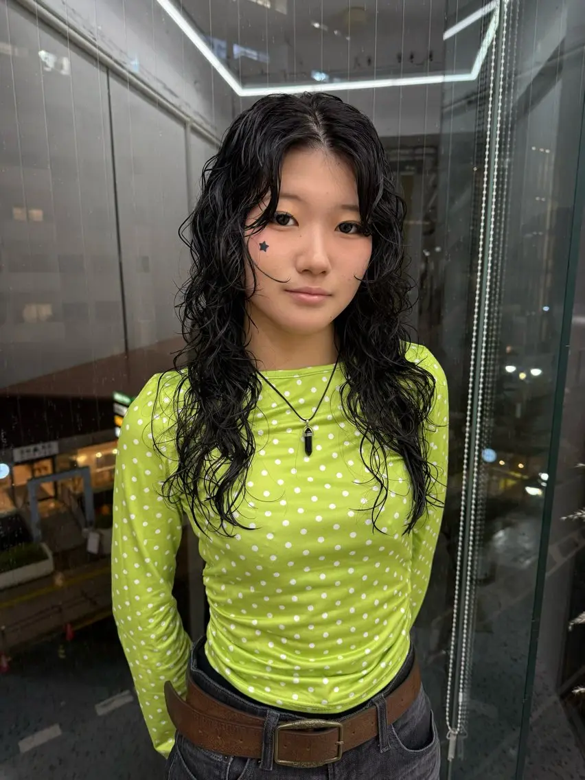 ロング パーマ スパイラルパーマ カット パーマ トリートメント スパイラルパーマ 🌐hina⭐️のヘアスタイル