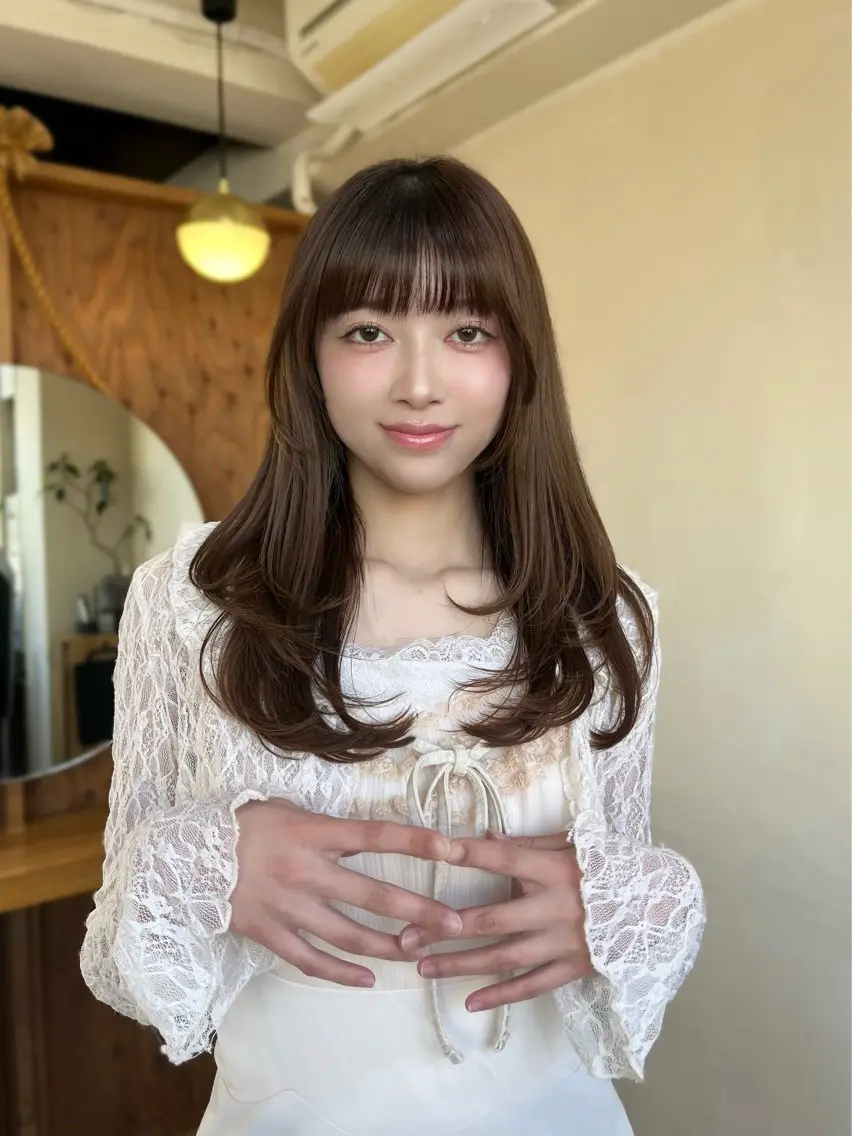 セミロング カット ヘアカラー 縮毛矯正 トリートメント 塩川ももこ/ 自然な縮毛矯正のヘアスタイル