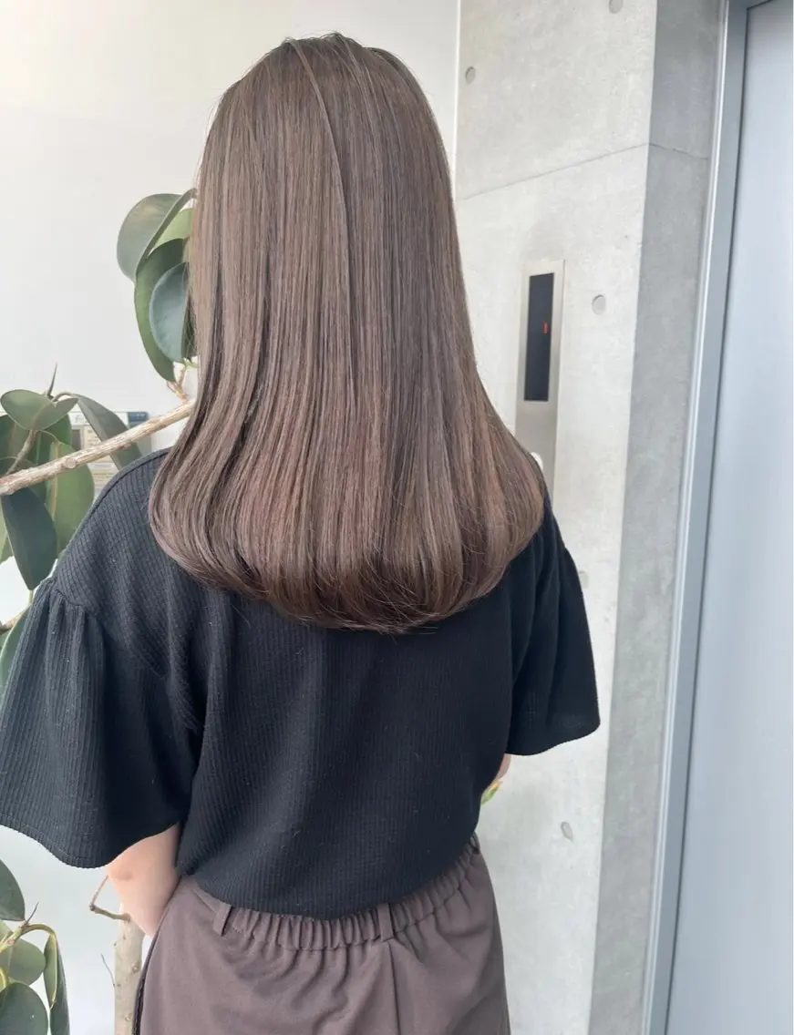 ロング カラー パーマ ヘアアレンジ ヘアカラー トリートメント 透明感/オリーブ/ グレージュ/YUKAのヘアスタイル