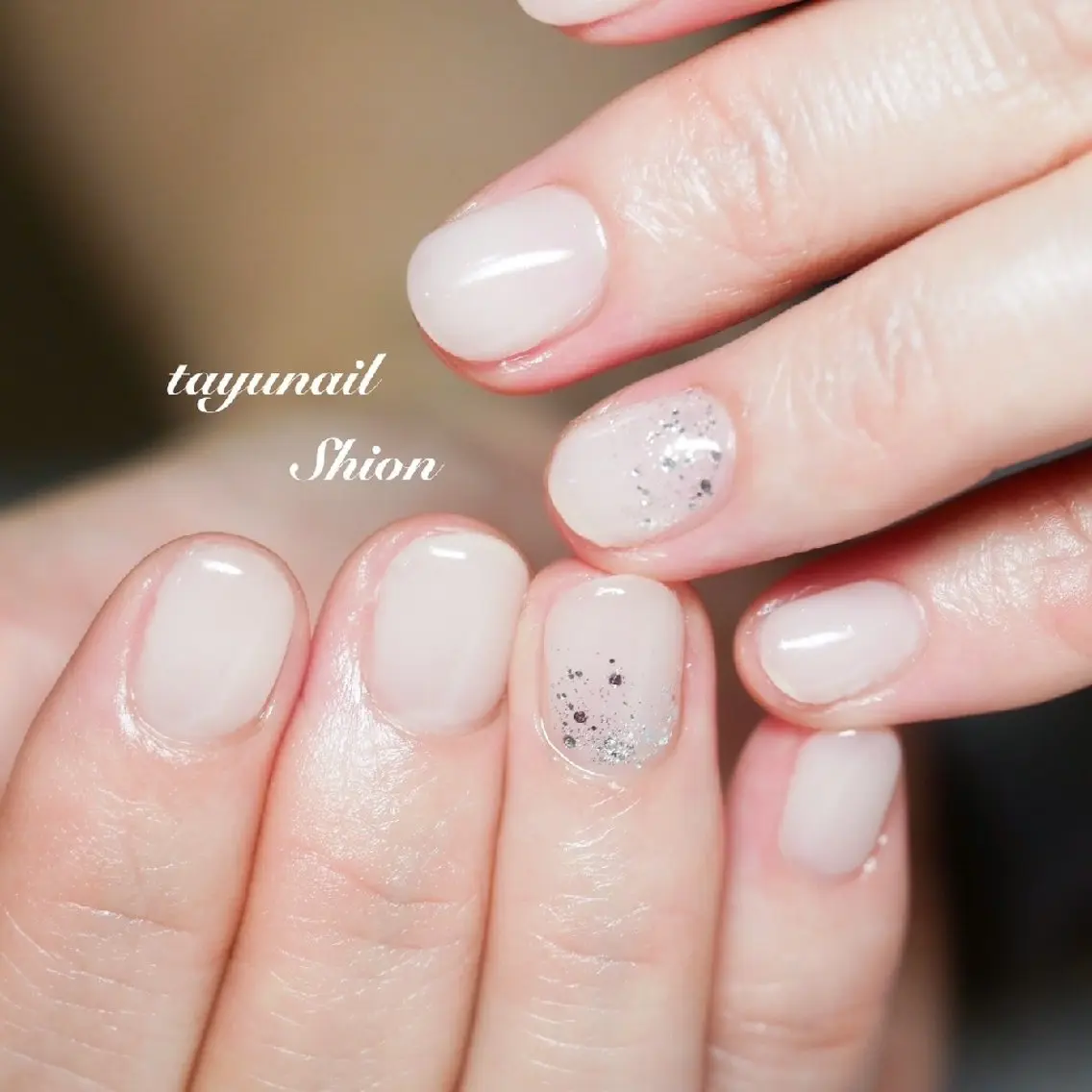 ネイル ジェルネイル ラメ(グリッター) オフィスネイル パラジェル シンプルネイル ネイルサロン 【たゆnail】のネイルデザイン