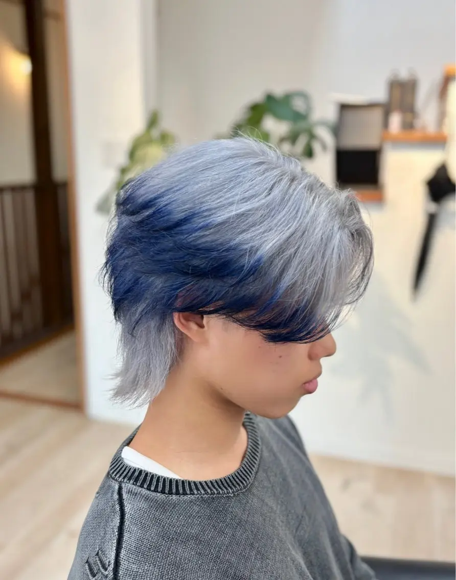 ショート カラー メンズ メンズブリーチ ブリーチ ネイビーカラー シルバー カット ヘアカラー トリートメント RAIA💎ケア ブリーチ&パーマ💎のヘアスタイル