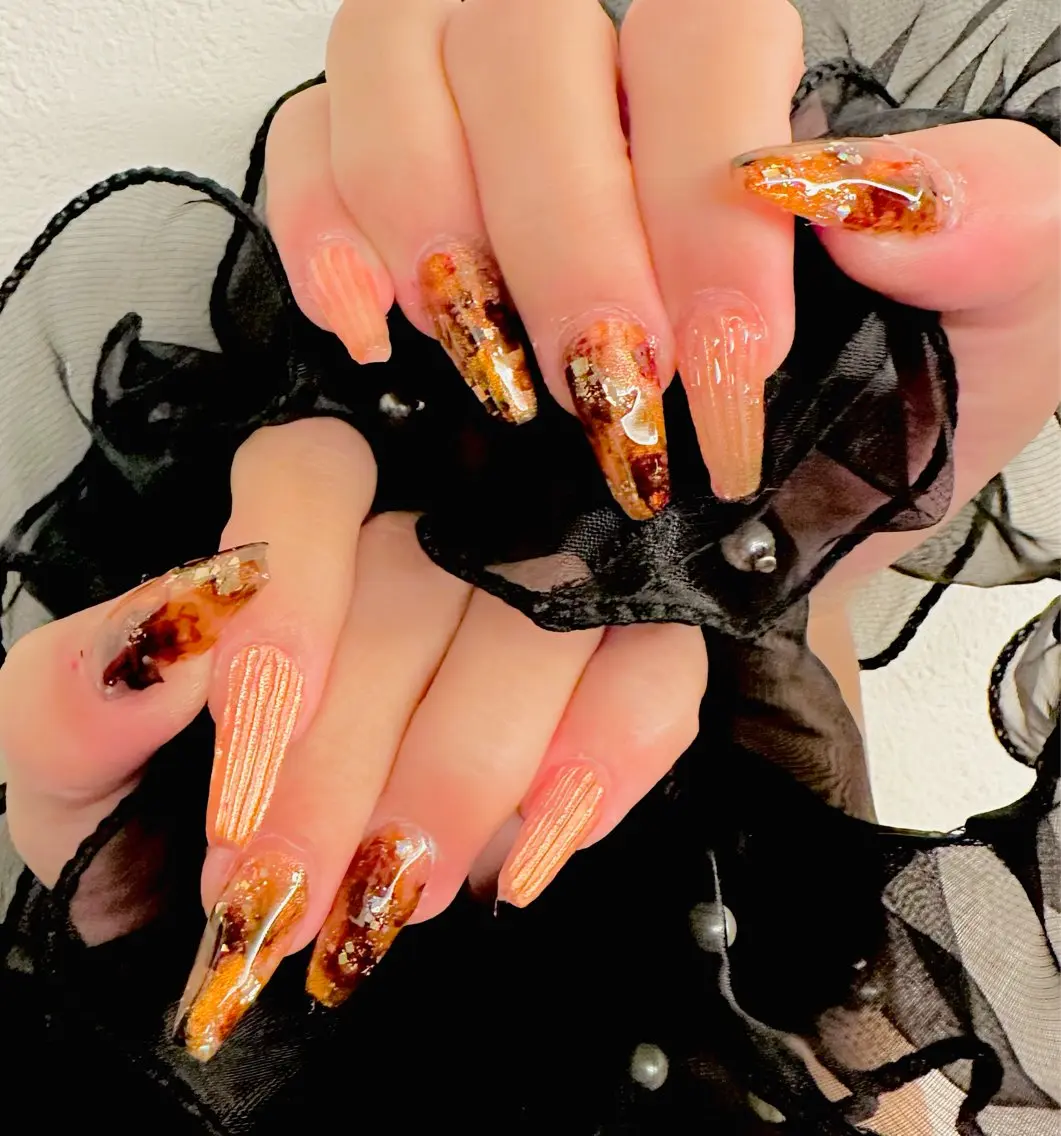 ネイル べっ甲ネイル ハロウィン オレンジ ハンドネイル 田端 笑理菜のネイルデザイン