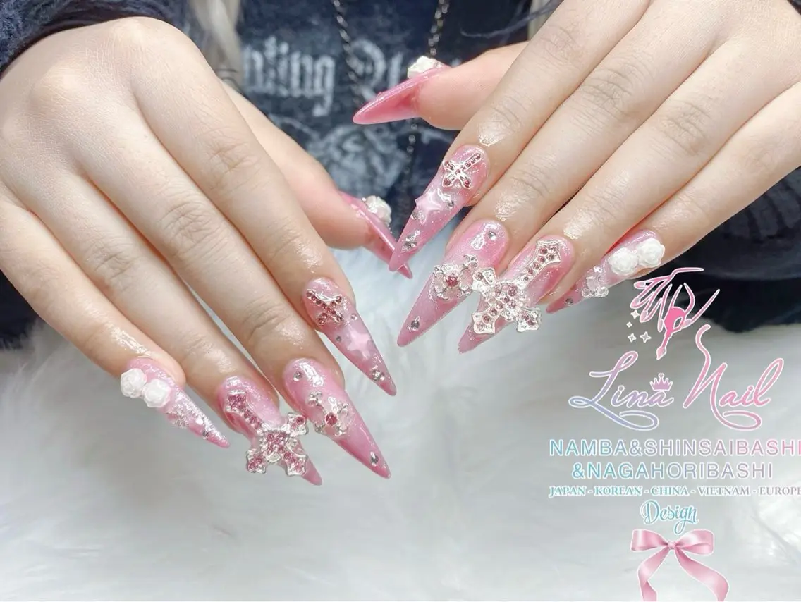 ロング 韓国風ヘア ロング クリスマス ハンドネイル Linanail Nambaのマツエク・マツパデザイン