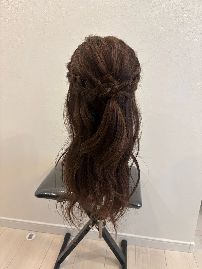 ロング ヘアアレンジ ハーフアップ ヘアセット 久力琴音''透明感 カラー''アレンジのヘアスタイル