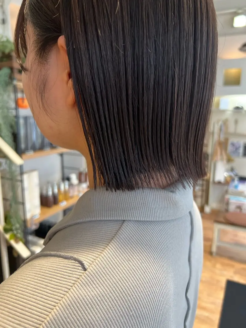 ミディアム 切りっぱなしボブ ボブ カット ヘアカラー トリートメント インナーカラー♡ Nanakoのヘアスタイル