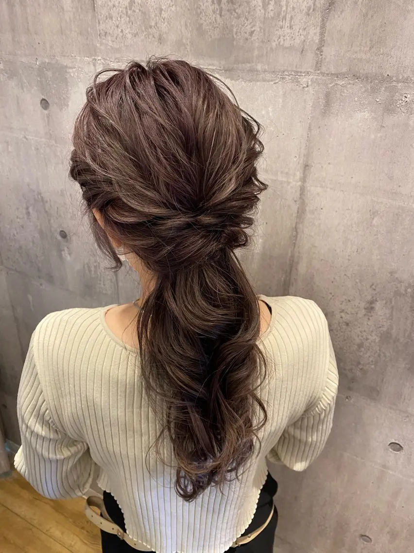 セミロング ヘアアレンジ ヘアセット attra昭和町店. momoのヘアスタイル
