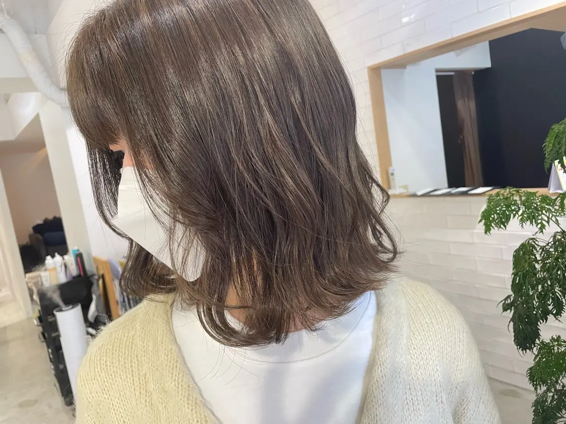 ショート カラー ベージュカラー ブリーチ 透明感カラー ブリーチなしカラー オリーブベージュ カット ヘアカラー トリートメント 平澤 萌香のその他イメージ