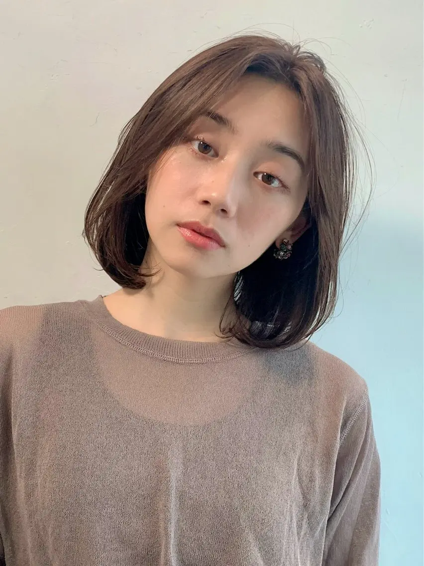 ミディアム 米澤 由衣のヘアスタイル