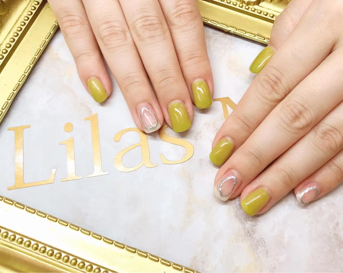 ネイル クリアネイル グリーン シルバー 夏ネイル 黄色 Lilas Nailのネイルデザイン