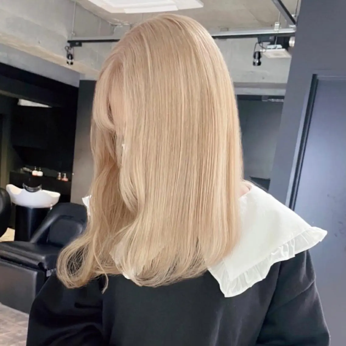 セミロング カラー ブロンド ホワイトブロンド ヘアカラー トリートメント ✨MiL✨ ✨心斎橋✨のヘアスタイル