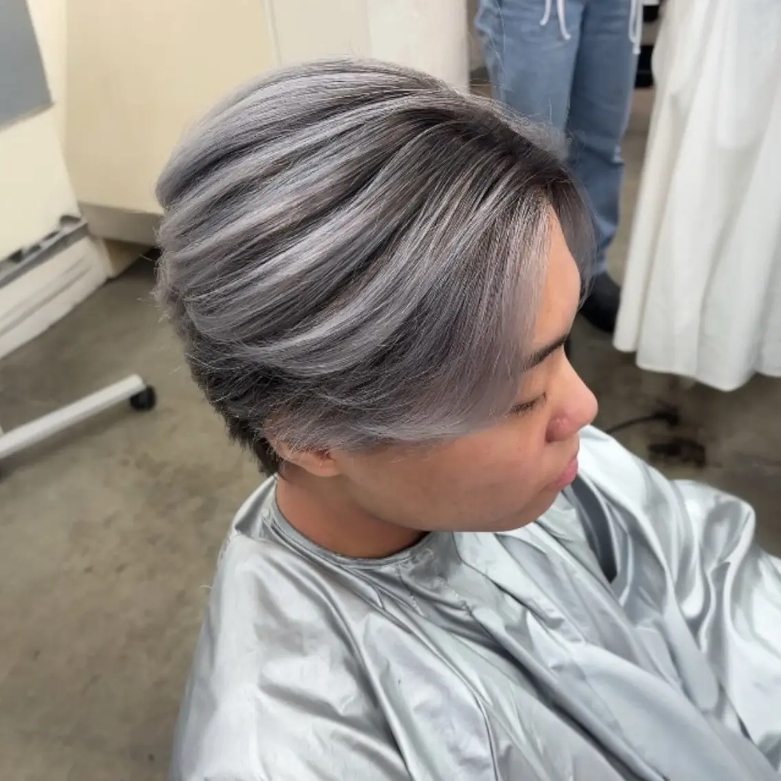 カラー メンズ メンズバレイヤージュ メンズブリーチ センターパート バレイヤージュ ブリーチ カット ヘアカラー 縮毛矯正/メンズ パーマ/岩名新大のヘアスタイル