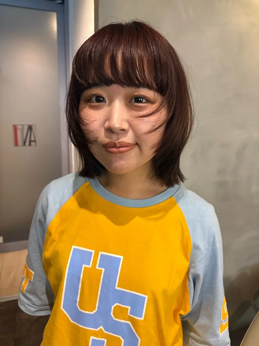 ミディアム ボブ レイヤーカット 外ハネヘア カット ヘアカラー ラフなパーマスタイル 🐄Hanakaのヘアスタイル