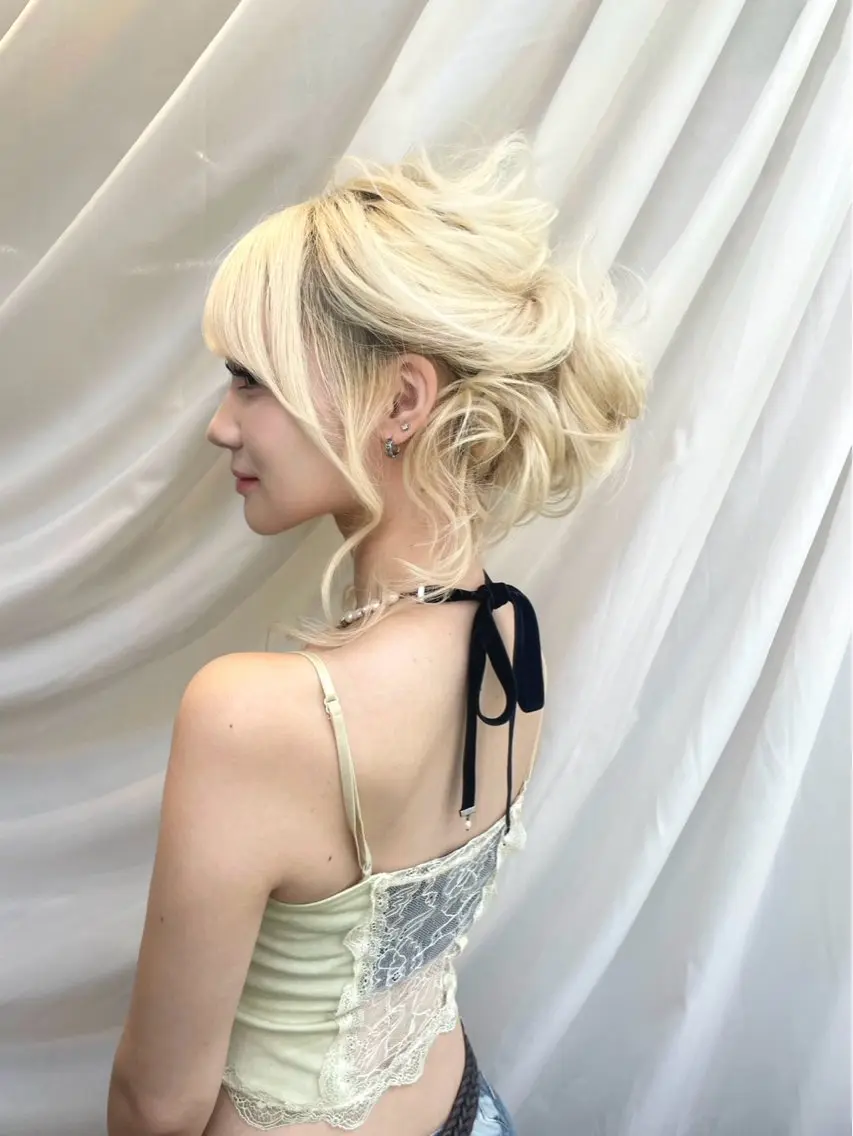 ロング ヘアアレンジ Kana 艶カラー透明感カラーのヘアスタイル