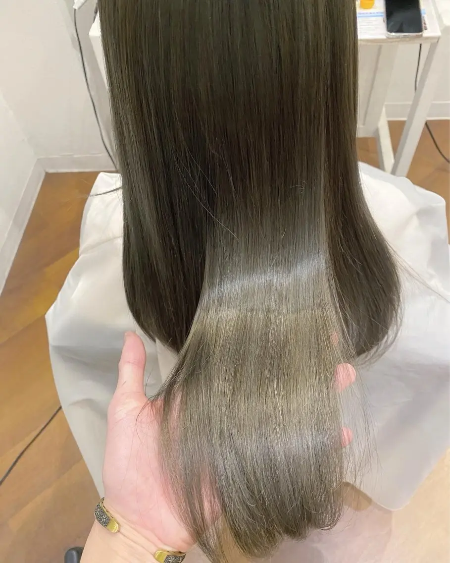 セミロング 【ツヤ髪カラー】本郷 星音のヘアスタイル