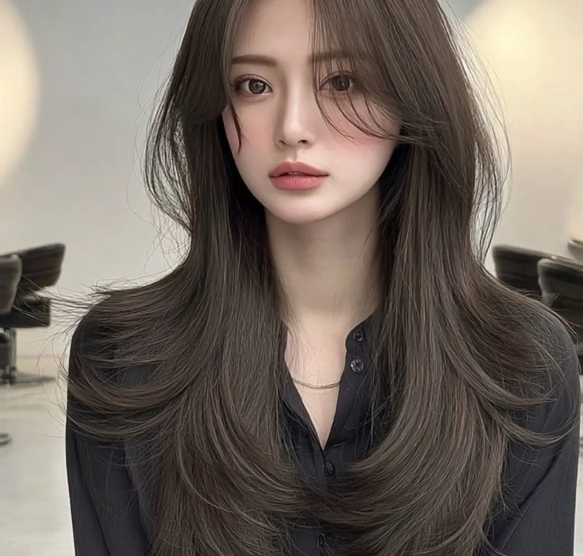 セミロング カラー 岡脇 士恩✂️のヘアスタイル