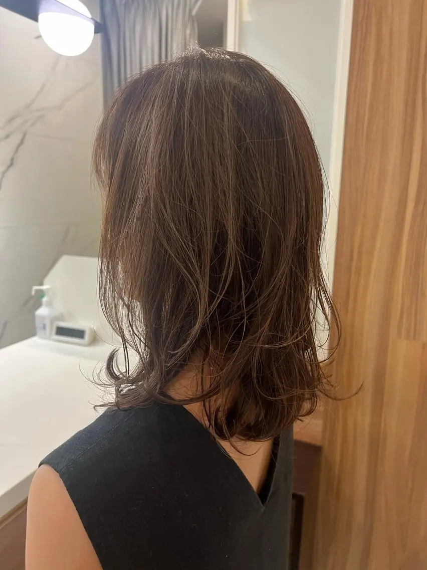 ミディアム レイヤーカット 村中 逸紀のヘアスタイル