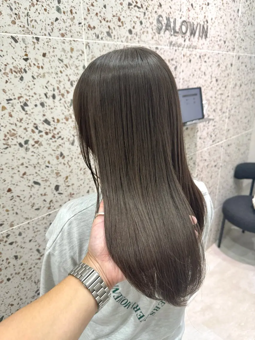 セミロング カット ヘアカラー 三輪 恭平のヘアスタイル