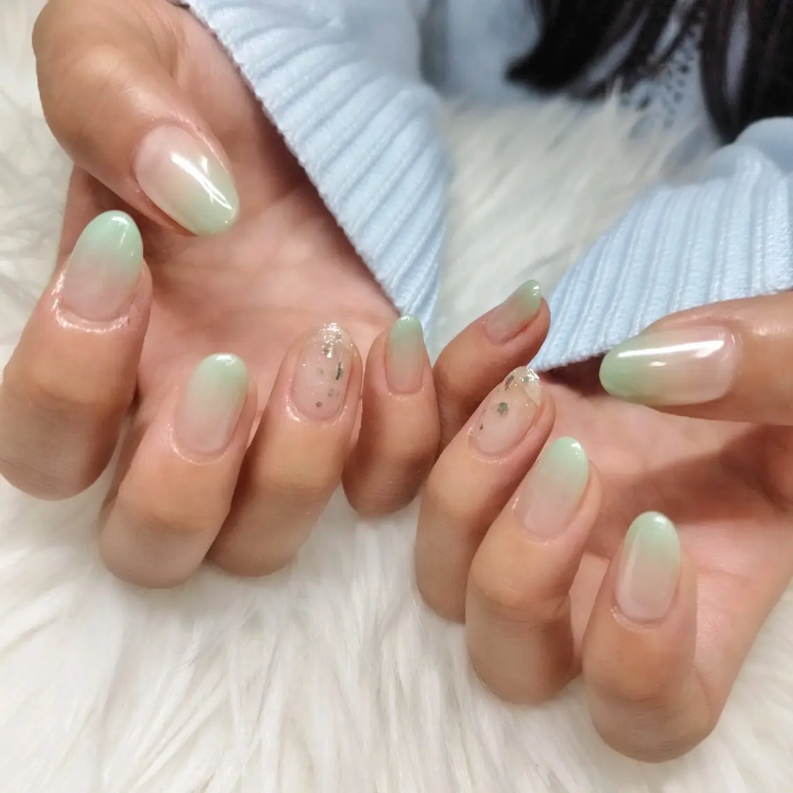 ネイル オーロラネイル ジェルネイル グリーン パラジェル シンプルネイル ハンドネイル Bianca浦和西口 ⭐mitoのネイルデザイン