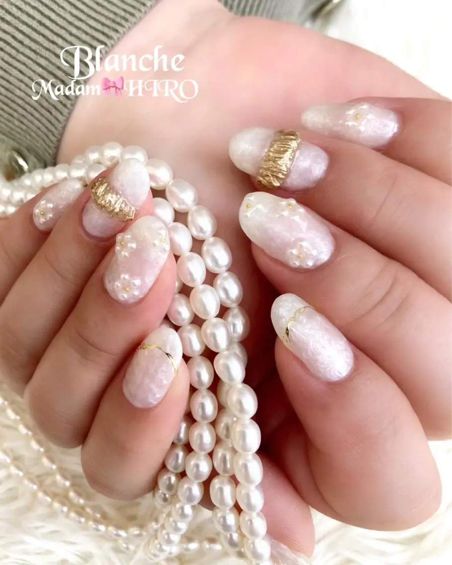 上品な✨ホワイトパールネイル✨の写真