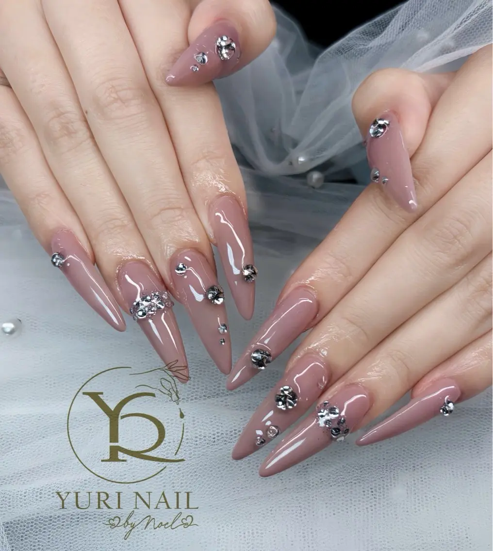 ネイル チークネイル フットネイル グラデーション 韓国ネイル 持ち込み ハンドネイル フットネイル ハンドケア YURI Nail NARITAのネイルデザイン