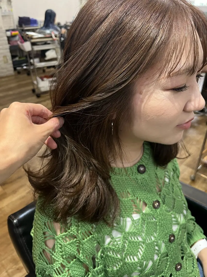 ミディアム カラー ベージュカラー オリーブベージュ ヘアカラー トリートメント きむえり/髪質改善 /うねり広がり改善のヘアスタイル