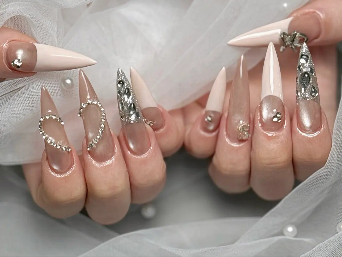 ネイル 長さ出し フレンチネイル ハート キラキラネイル ワンホンネイル ハンドネイル NEM nailstudioのネイルデザイン
