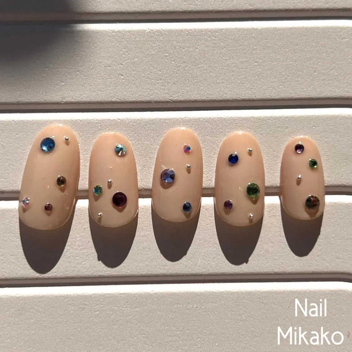 ネイル キラキラネイル ストーンネイル Nail Mikakoのネイルデザイン