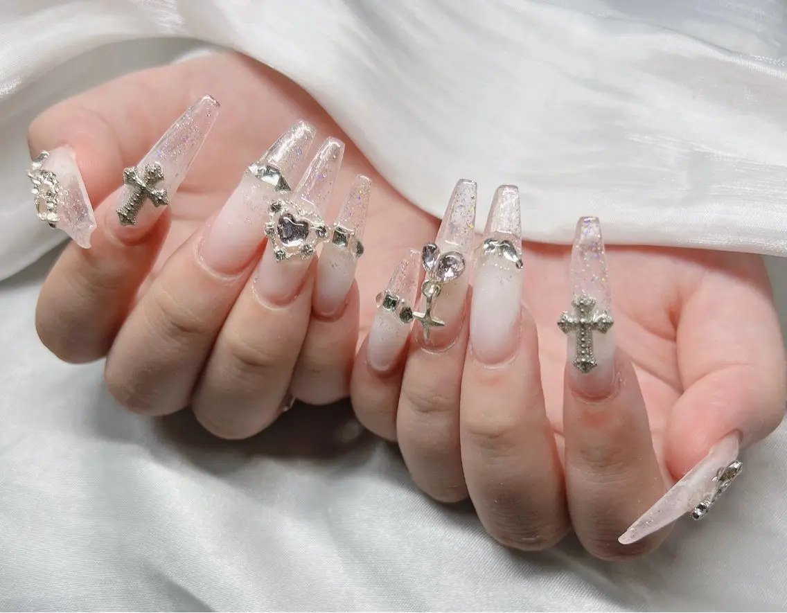 ネイル ハンドネイル Lee Nailsのネイルデザイン