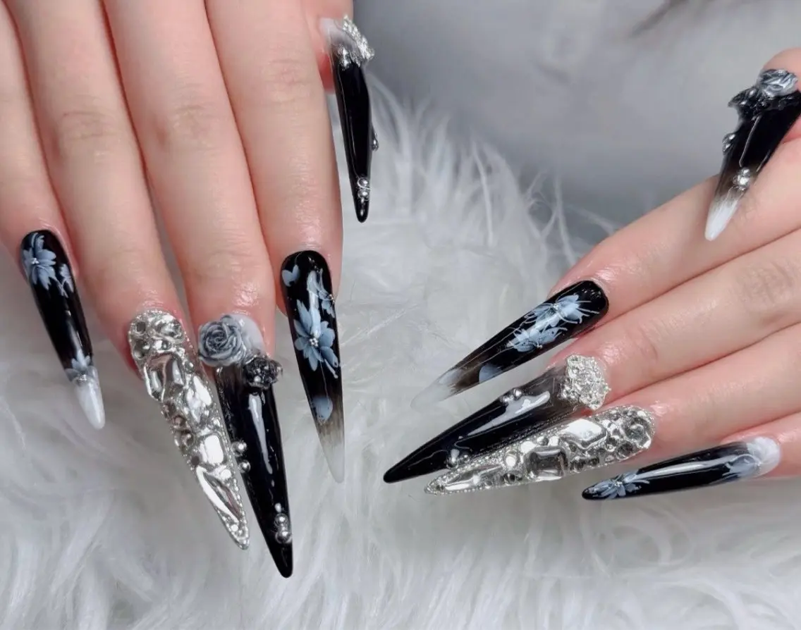 ネイル アートネイル ボルドー フレンチネイル ジェルネイル 氷ネイル・うるうるネイル ハンドネイル Julie Nail Hinのネイルデザイン