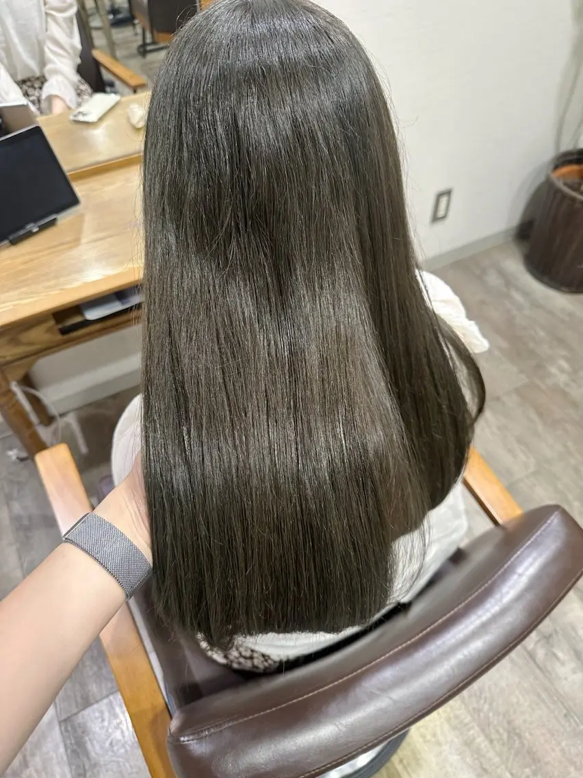 ミディアム カット ヘアカラー 🫧艶髪カラー/ 透明感カラー/ヒマリのヘアスタイル