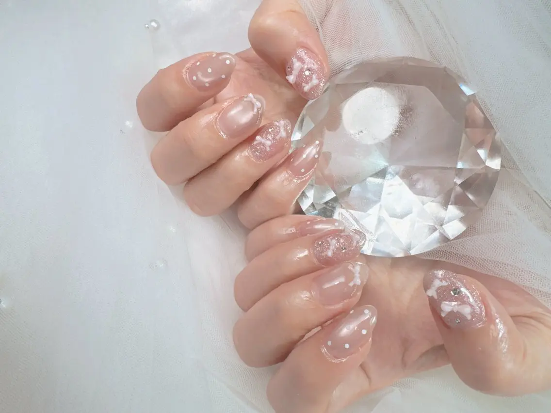 ネイル アートネイル フレンチネイル ジェルネイル ガラスフレンチ マグネットネイル ハンドネイル Queeens nailのネイルデザイン