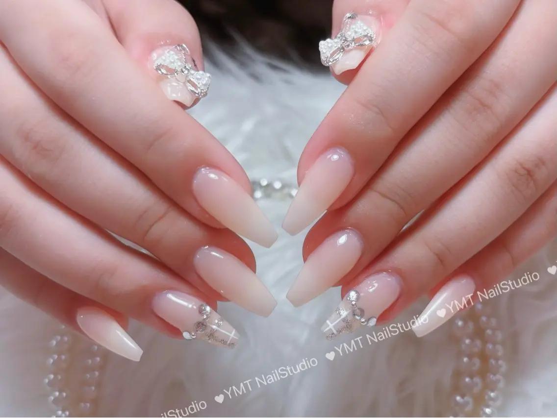 ネイル 長さ出し フットネイル ジェルネイル 韓国ネイル マグネットネイル ハンドネイル YMT NailStudioのネイルデザイン