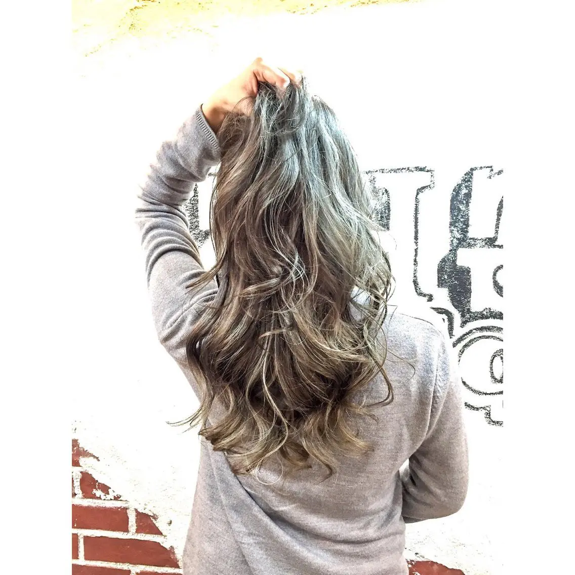 ロング EIGHT plum TOKIOリミテッドのヘアスタイル