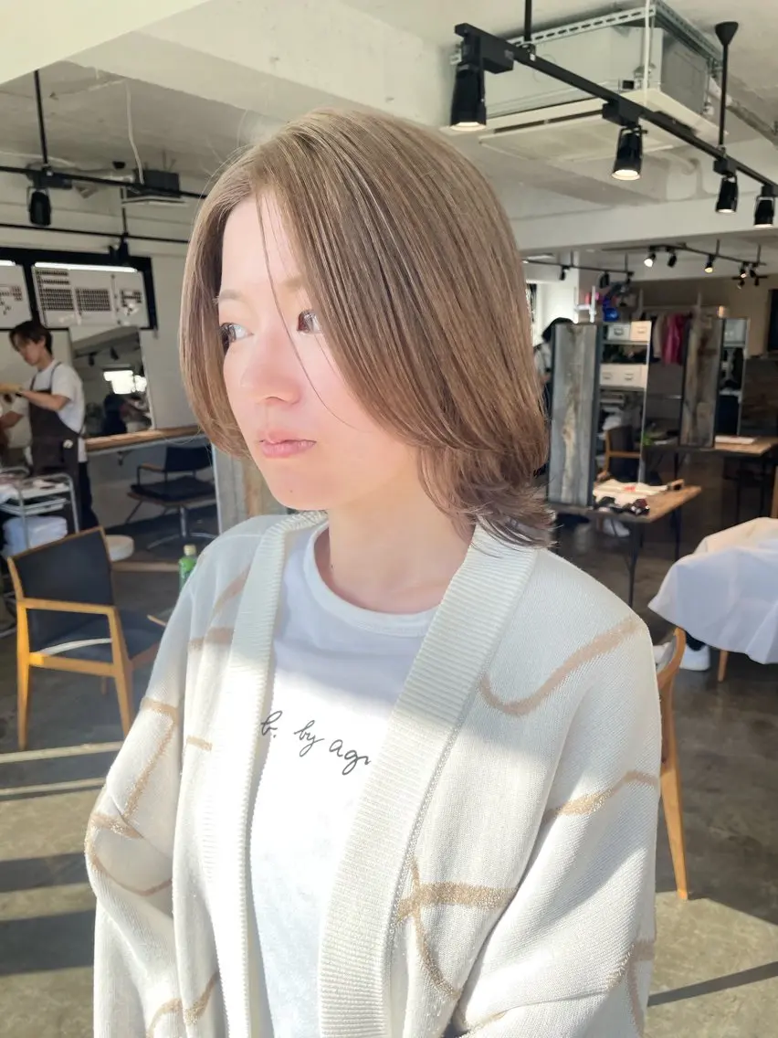 ミディアム カラー ベージュカラー ブリーチ ブラウンカラー ブラウンベージュ ケアブリーチ ヘアカラー トリートメント 暖色カラー🍒 ケアブリーチ/akiのヘアスタイル