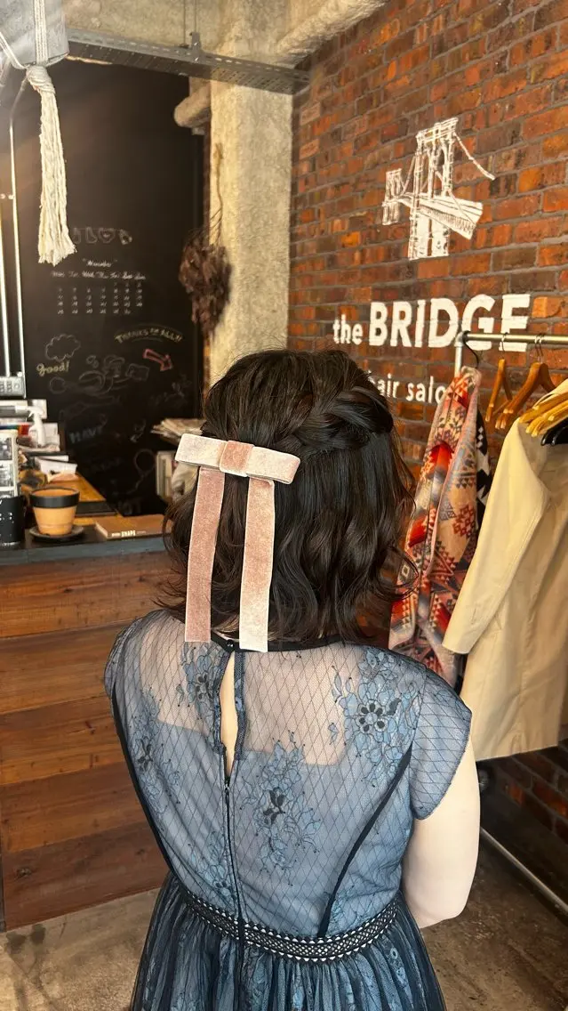 ヘアアレンジ ハーフアップ ボブ the BRIDGE マナ🎀のヘアスタイル