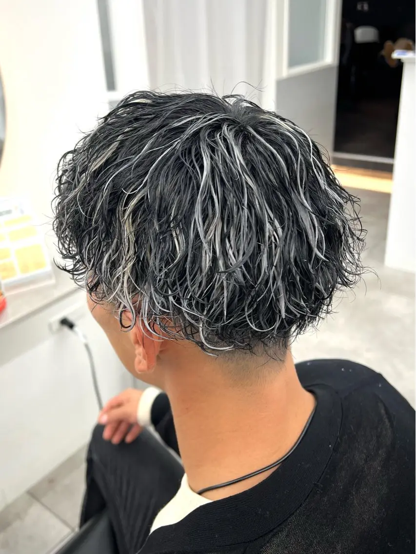 ショート カラー パーマ ハイライトカラー ハイライト メンズパーマ特化/髪 質改善艶カラー/椿原のヘアスタイル