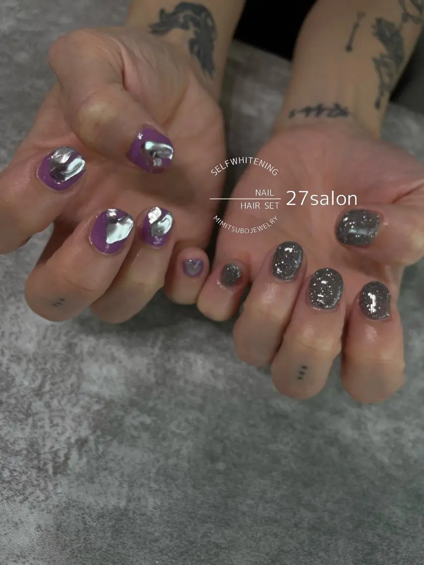 ネイル フラッシュネイル ミラーネイル パープル ショートネイル ハンドネイル 27salon yuinaのネイルデザイン